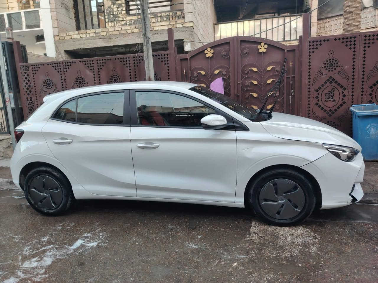 من رخصه الادمن المحترم امجي ٣ على وضع شركه ماشيه 11 الف السيارة بيها حادث بسيط موضح بلصور  ورقم بغداد جديد بسمي تحويل ثاني يوم سيارة كشنات جلد جديدة كامله بدون نقص سيارة داخله  بضمان شركه امجي ومواصفات البيسك العادي معروضه ب105وبيها مجال لشراي مكان بغداد الدورة رقمي***********متواجد واتساب
