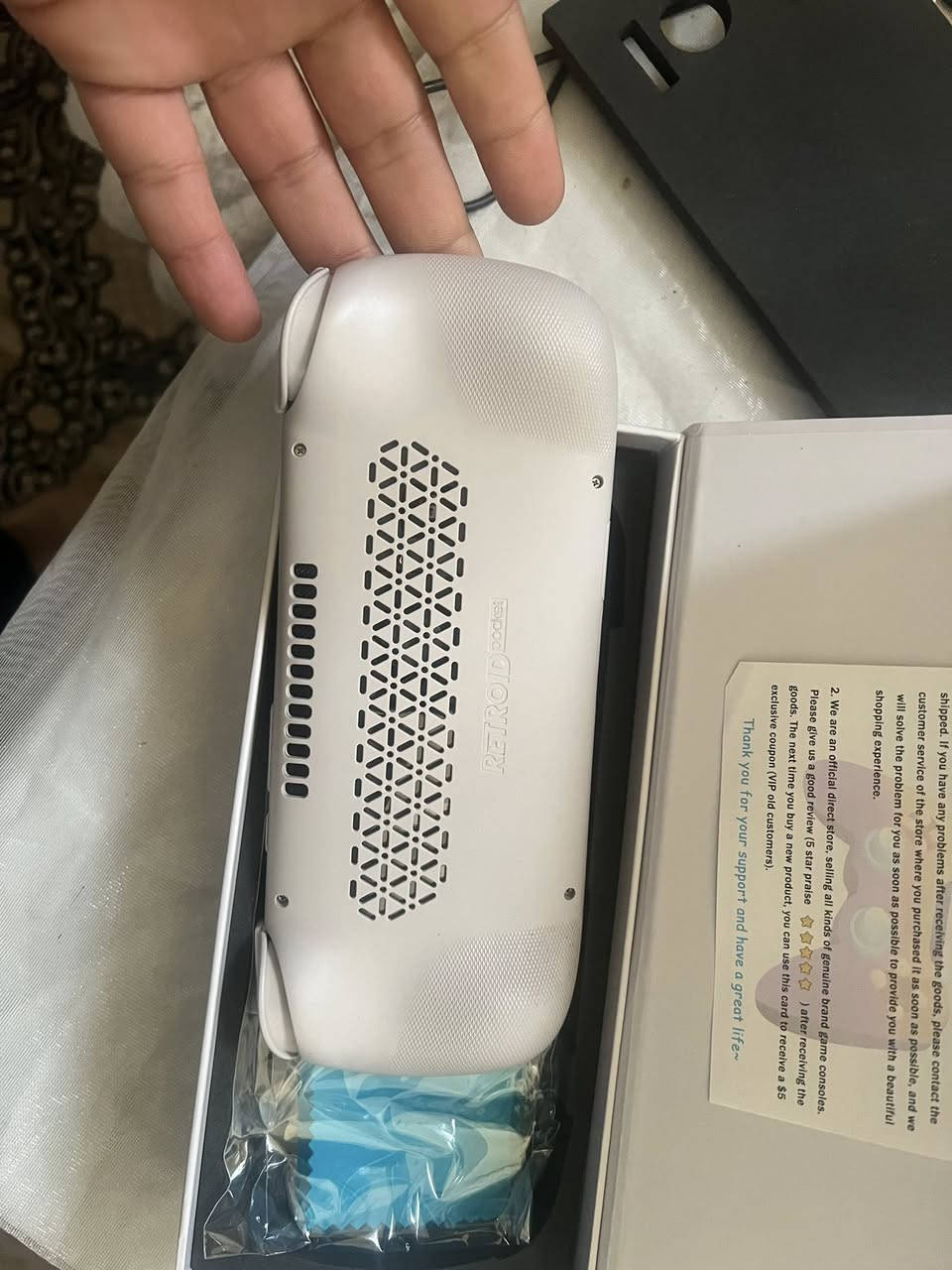 سلام عليكم
ريترويد Retroid pocket 4 pro 
128 غ 
جديد 
نظافة 100‎%‎ 
كامل الملحقات 
شرط ضمان من كلشي 
السعر 150 
متوفر توصيل كافة المحافظات 
***********
