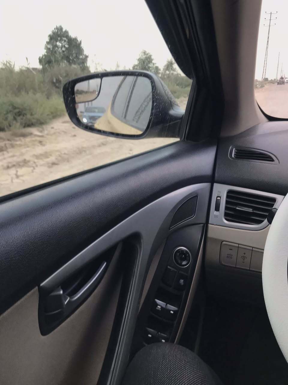 النترا ٢٠١٥ امريكي رقم بغداد بأسمي حادث موضح بالمنشور(تبديل جاملغ امامي وطخه في الجاملغ الخلفي الايمن / مع وجود معجون في مقدمة البنيد ) مصفره هيئه وغرامات گير مكينه كفاله منظومه تبريد +حداديه + ادامه منظومة بانزين+ ماء زيتي مع ولف حماوه قبل ١٠ايام اشتغلتها  سياره جاهزه للاخير ماناقصها برغي جميع الكهربائيات شغاله مكان السياره واسط
السعر ١٠٨ وبيها مجال
***********
