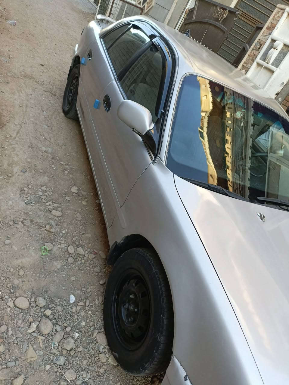 سوناتا للبيع موديل ٩٥ بغداد دولي سياره جديده تبريد تتفئه شغال كهربائيات كله شغاله سنتر لوك السعر 40 وبيه مجال الاتصال ***********
