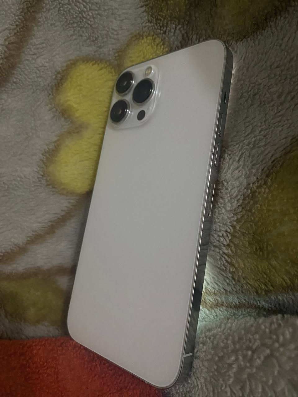 السلام عليكم 13 برو ماكس الجهاز جديد جداً استخدام شخصي البطاريه 96 بلاد الذاكره 256 امريكي كلشش نضيف شخط مابي كارتونه ضايع + سماعه الي جوه عطلانه فقط سعرها 35 الف وصوته كلش حلو وعالي يعني ما ماثر علي ابد السعر 625 قفل قفل مال بيع لحد يكسر بي رجائاً الجهاز جديد العنوان البصره المعقل فقط واتس موجود ***********
