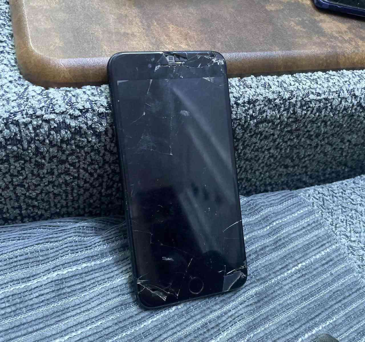 السلام عليكم 
اجهزة ما تشتغل بسبب أسباب بسيطة وأغلبها بسبب الشاشة عدا ال 7 plus فيه مشاكل أخرى 
الأجهزة هي 
A30 لون ابيض 
A30 لون ازرق 
A31 لون ازرق 
A20 لون اسود 
7 plus لون اسود 
البيع كلشي سوة ما أبيع شي بوحده 
المكان بغداد 
علق سعرك إذا شراي او راسلني 
والسلام عليكم


**إذا كنت صاحب هذا الإعلان وتريد حذفه لأي سبب، رجاءا أرسل رسالة إلى الدعم الفني**
