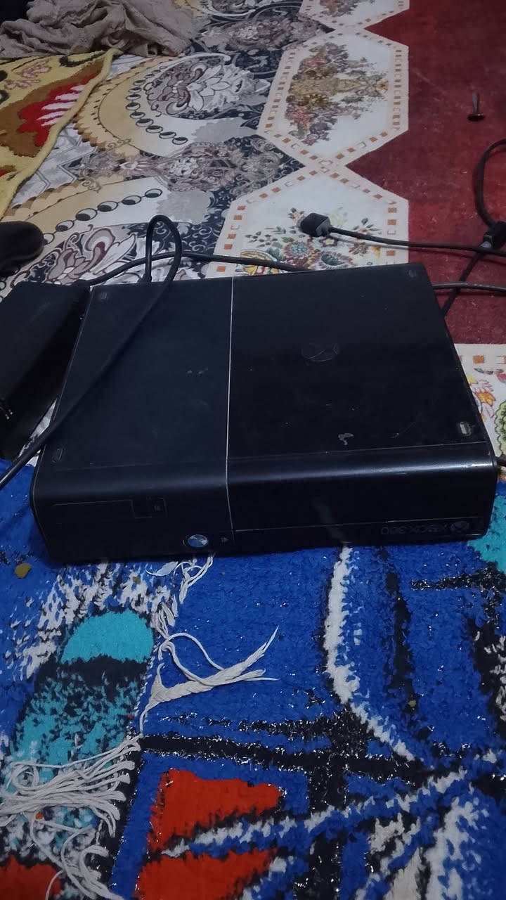 اكس بوكس 360 بلي نضيف ما داخل مصلح بي 150  لعبه ويا 3 جوستكات لاسلكي مابي شي وثنين اكو بيهن دكم مايشتغلن تصليحن بسيط 
سعر 100 وشراي بي خير ويدلل رقم ***********
