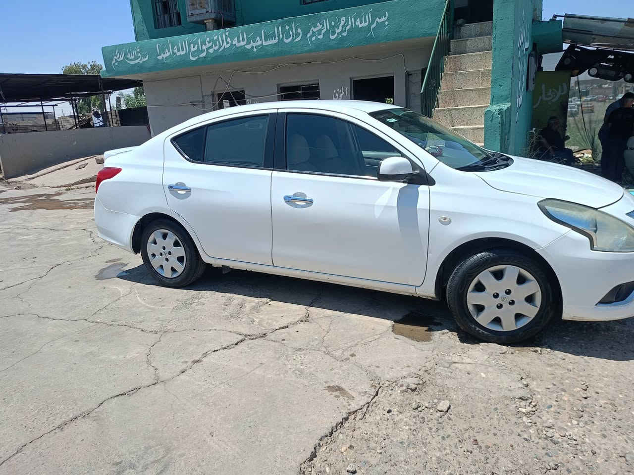 سيارة نيسان صني للبيع 2021 مابيها صبغ بدون ضرر للاتصال *********** /***********
