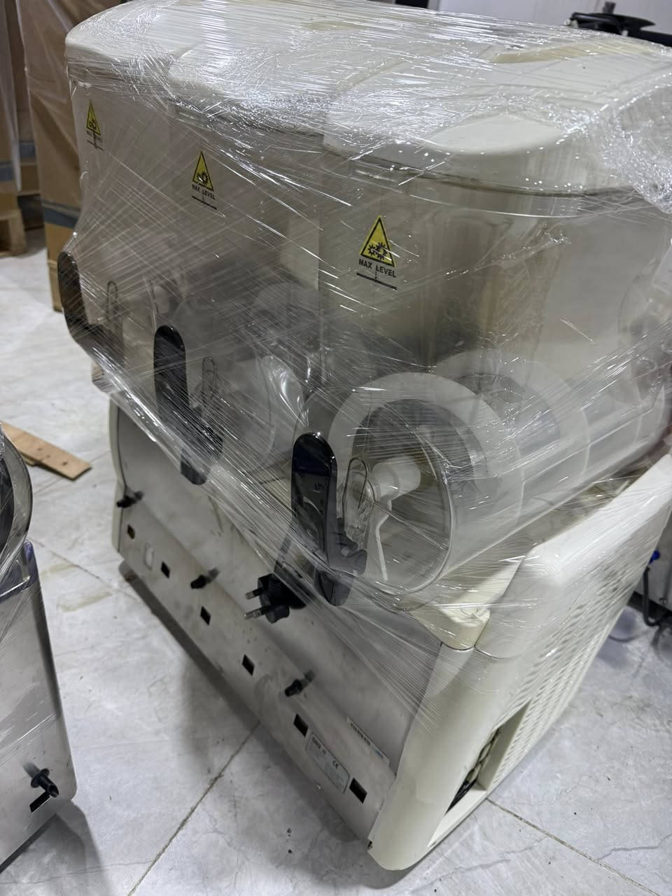 مكينة ازبري ايطاليGBG مستخدمة قليل للبيع ثلاث احواض


**إذا كنت صاحب هذا الإعلان وتريد حذفه لأي سبب، رجاءا أرسل رسالة إلى الدعم الفني**