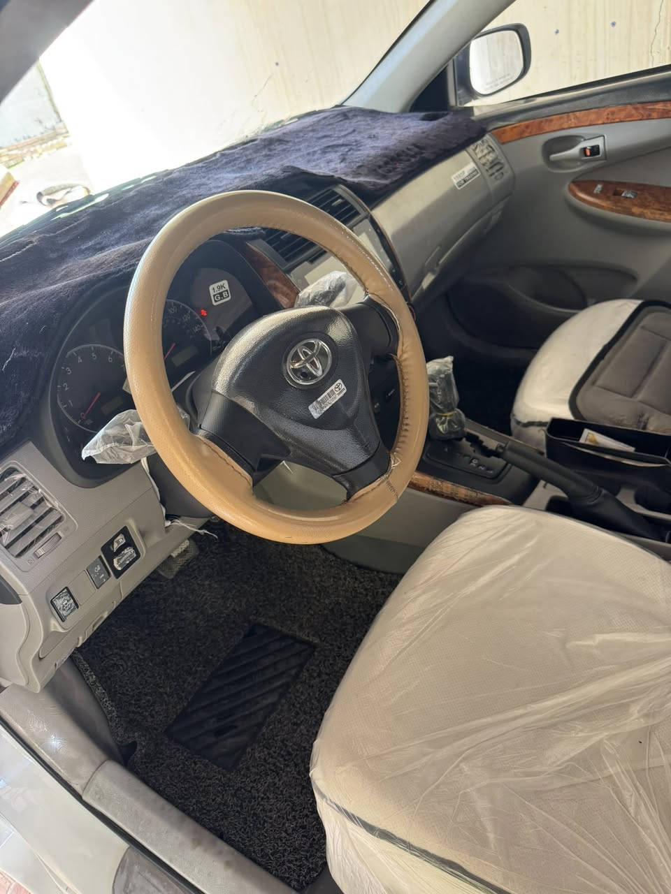 السلام عليكم ورحمة الله
للبيع كورلا  وارد امريكي كلين 
موديل 2013
ماشي 67 الف حقيقي 
محرك 18 المرقوب
رقم كركوك دولي 
سياره جديده استخدام شخصي 
على وضع الشركه 
مكان السياره الشرقاط الجميله السعر155 
للاستفسار / ***********
