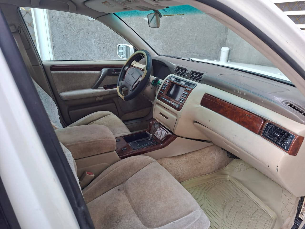 للبيع ملكه ادوات ادوات كير محرك D4 الكبير كير محرك مكفولات حداديه جديده تخم تاير جدد سياره جاهزه السعر32  بيه مجال ***********
