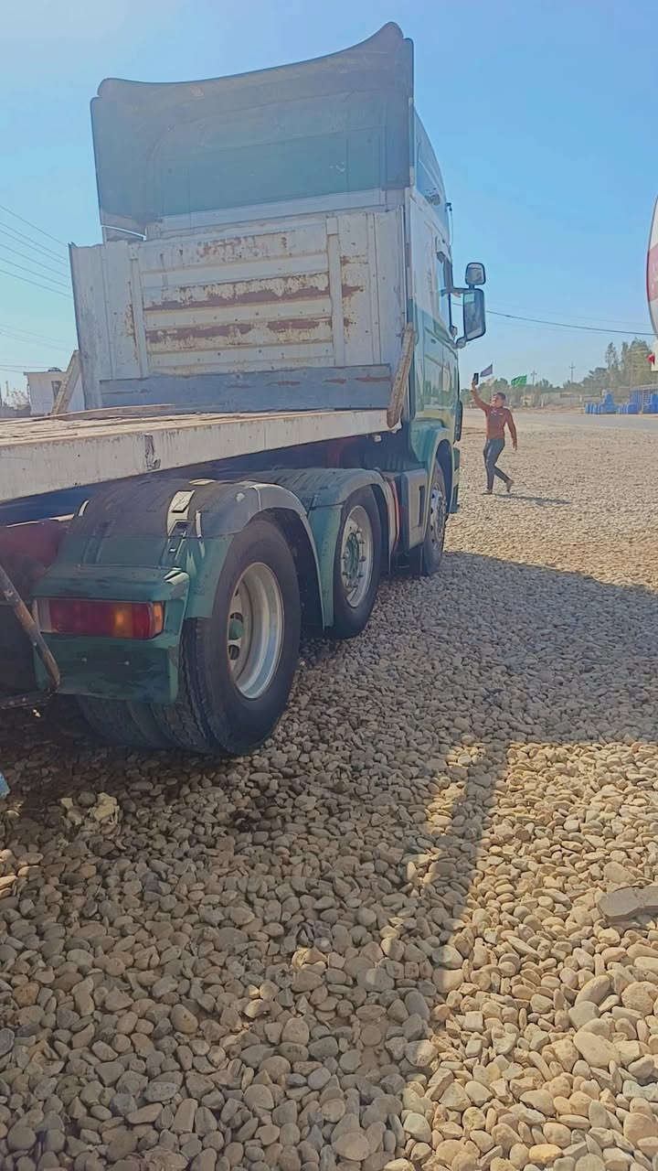 السلام عليكم سكانيا سنكل أمامي دوار بلادي للبيع 2003 رقم سليمانيه انكليزي سنويه جديده مربوطه فلات مكينه انجكتر لا صرف ولا بخار تخم تاير مكفولة كفالة عامه سعر 215 مع المجال للاستفسار 
***********
***********
