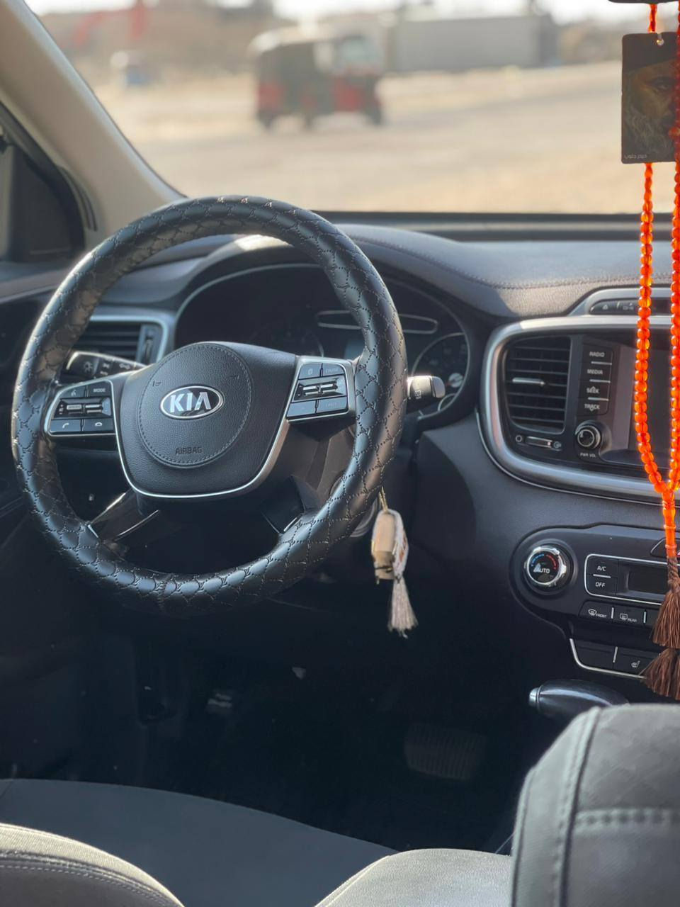 سورنتو 2019
نيلي ✅

حادثها 

جنطه صندوك مبدل 

وطخه بلجاملغ عكس السايق 

بغداد 

***********
