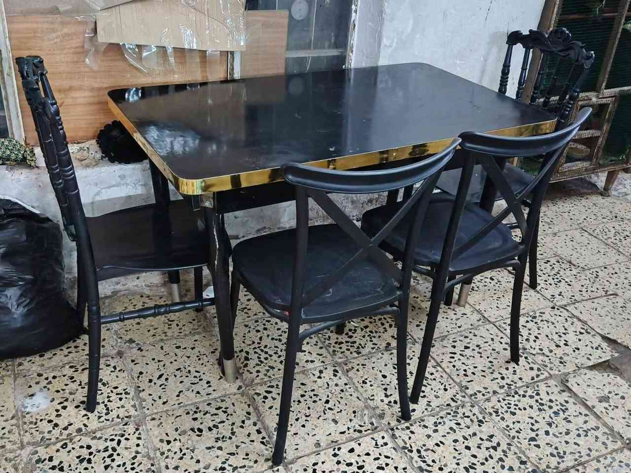 اغراض مال بيت للبيع مكان حي الجهاد الرفاق بغداد اكو توصيل بكروه ***********

