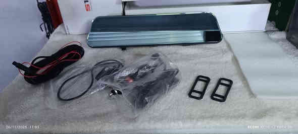 قطعتين داش كام مرايه وحده شاشه كامله شغاله بس اللمس يشتغل بس نص الشاشه يعني تكدر تحول بين الكاميرات والثانيه شاشه صغيره القطعتين ب45 مع التوصيل 
عنواني بغداد
***********
