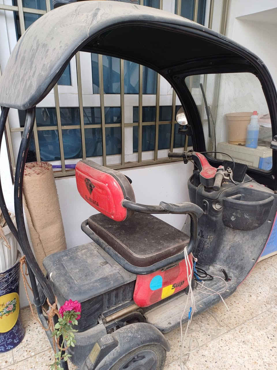 السلام عليكم دراجه شحن احتياجات خاصه السعر ٥٠٠٠٠٠ خمس بطاريات اتصال ***********
