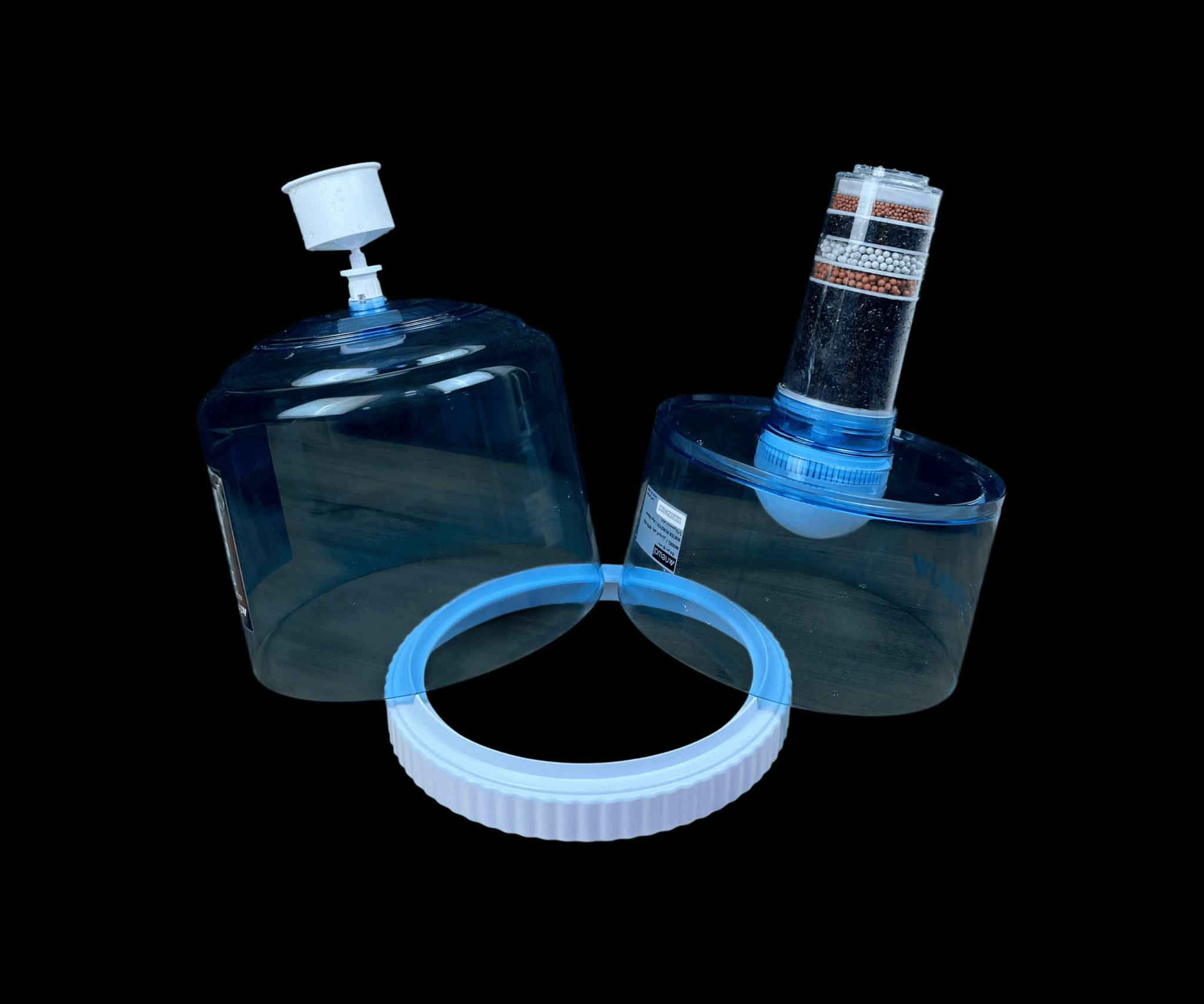 خزان تنقية المياه نيوال 22 لتر – فلترة متعددة المراحل WTP-032

الاستخدامات:

تنقية مياه الحنفية وتحويلها إلى مياه صالحة للشرب مباشرة.

إزالة الشوائب والروائح غير المرغوبة من الماء.

مناسب للاستخدام المنزلي اليومي (المطبخ – المكتب – العيادات – المدارس).

بديل اقتصادي لقناني المياه المعبأة.

توفير مياه نقية للطهي وتحضير المشروبات الساخنة والباردة.

المميزات:

سعة كبيرة: 22 لتر مناسبة للعائلة بالكامل.

نظام فلترة متعدد المراحل (6 مراحل):

1. فلتر كربون نشط.
2. كرات تمعدن.
3. كرات تمعدن إضافية.
4. فلتر كربون نشط.
5. كرات تمعدن.
6. فلتر سيراميك.

فلترة فعّالة: يزيل الشوائب، الروائح، الطعم غير المرغوب، والكلور.

تحسين جودة الماء: يساهم في إعادة توازن المعادن داخل الماء.

فلتر داخلي قابل للاستبدال.

تصميم شفاف بلون أزرق أنيق لمراقبة مستوى الماء بسهولة.

صمام سفلي مخصص للتركيب على قواعد المياه.

هيكل بلاستيك متين وخفيف الوزن.

مدة أداء الفلتر: حتى 3000 لتر تقريبًا (حسب جودة المياه المستخدمة).

محتويات الصندوق:

خزان مياه علوي.

خزان مياه سفلي.

فلتر داخلي متعدد الطبقات.

حلقة تثبيت محكمة.

صمام سفلي للتركيب على القاعدة.

كتيب إرشادات الاستخدام.

الملاحظات:

يُنصح بغسل الفلتر بالماء قبل أول استخدام.

لا يُستخدم مع المياه شديدة التلوث أو غير الصالحة أصلًا للشرب.

يجب استبدال الفلتر عند ضعف تدفق الماء أو بعد انتهاء العمر الافتراضي.

قياس الكارتون:

- الطول: 30 سم
- العرض: 30 سم
- الارتفاع: 32 سم البصرة, العراق


**إذا كنت صاحب هذا الإعلان وتريد حذفه لأي سبب، رجاءا أرسل رسالة إلى الدعم الفني**