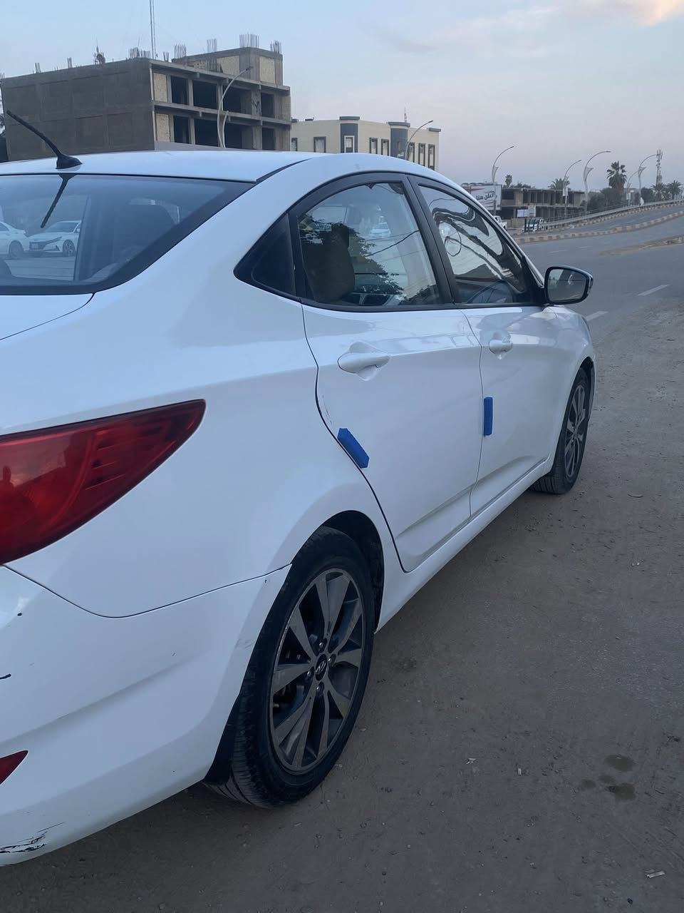 سياره اكسنت خليجي للبيع.
مكينه 1.6 موديل 2015 كفالة عامه كير مكينه حداديه مكفولات  تخم تاير جديد السياره باسمي تحويل مباشر سونارها موضح بصور المكان الديوانيه مركز 
للاستفسار *********** .
