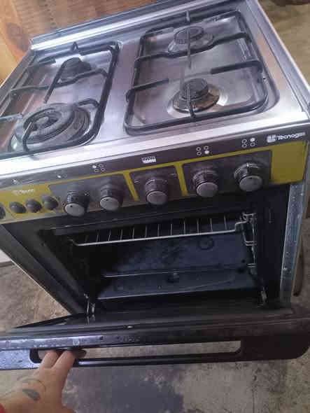 طباخ نضيف مصري خابرني ***********
