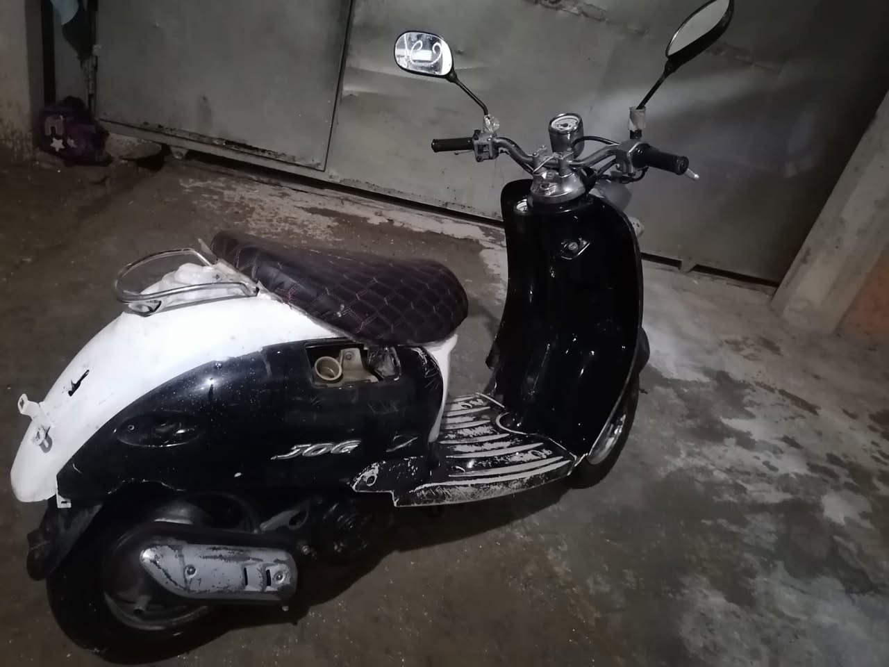 يوجد موطور للبيع يرادله ترتيب بسيط  للبيع . او                 الي يحب يراوس بماطور شحن . خاص او واتساب ***********
