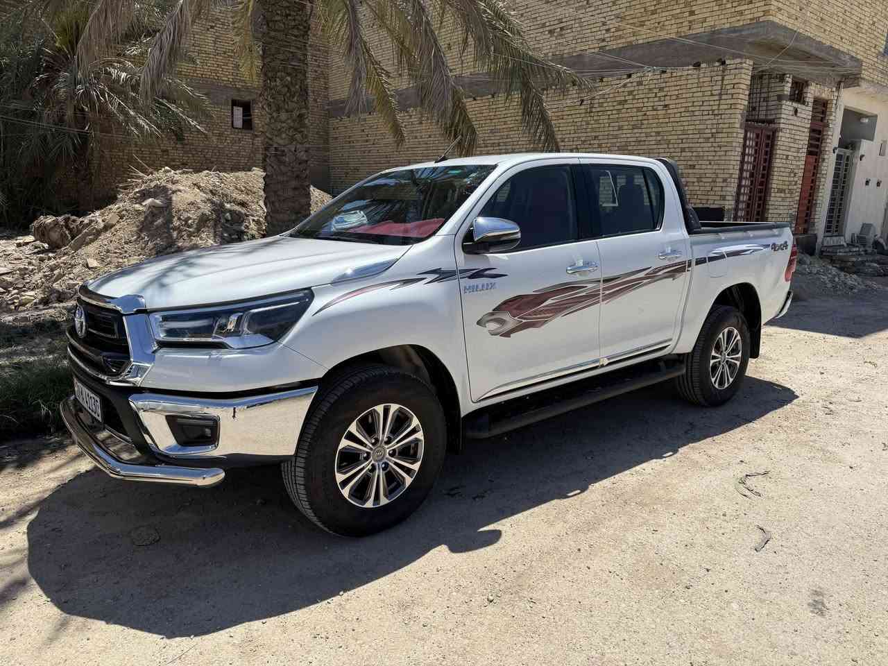 هايلوكس سعودي موديل 2023 ماشيه 55 الف رقم واسط مكفوله ***********
