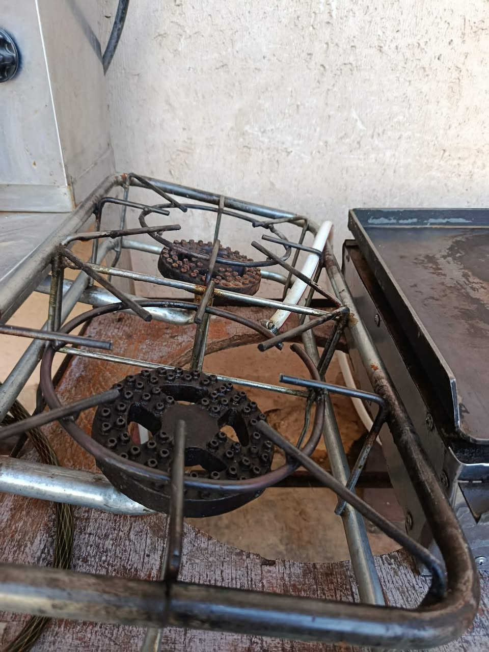 للبيع 
غراض كفتريا 
شوايا شاورمه. سعرها 300
كرين صاج سعره 100
2ميوزه و2كراسي سعرها 35
طباخ وميز. سعر75
مثرامه سعرها 270
جام خانه سعرها 200
وكلها بيهــآ مجال


**إذا كنت صاحب هذا الإعلان وتريد حذفه لأي سبب، رجاءا أرسل رسالة إلى الدعم الفني**
