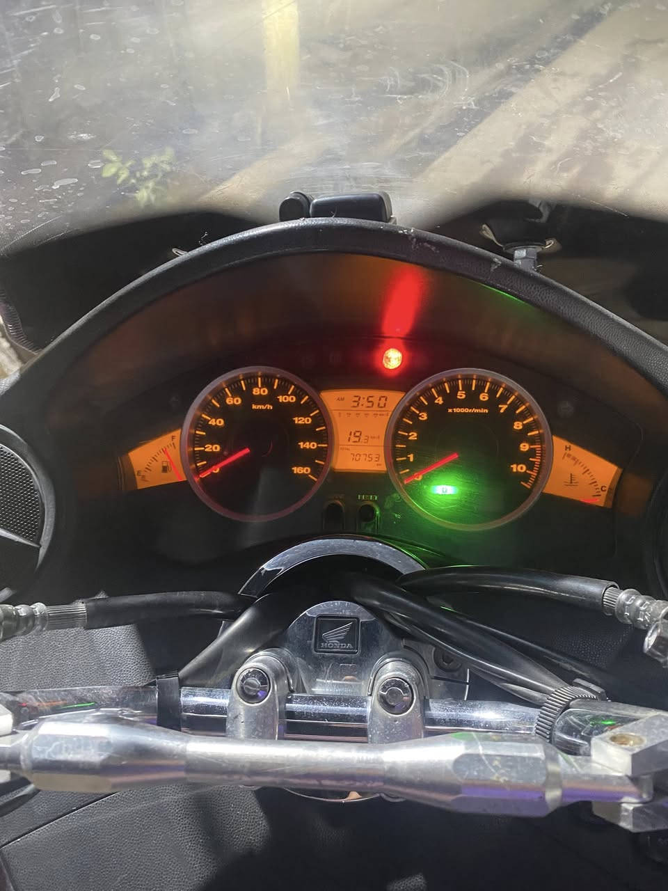 سلام عليكم
فوزة 010  s7 اربع تحويلات 
دراجة مكفولة 
الكفرات بيهن كم زلغ يرادلهن تكحيل والباقي كلة مكفول 

السعر مليون و ٤٠٠ وبيها مجال شي بسيط 

مكاني بغداد مدينة الصدر 
***********
