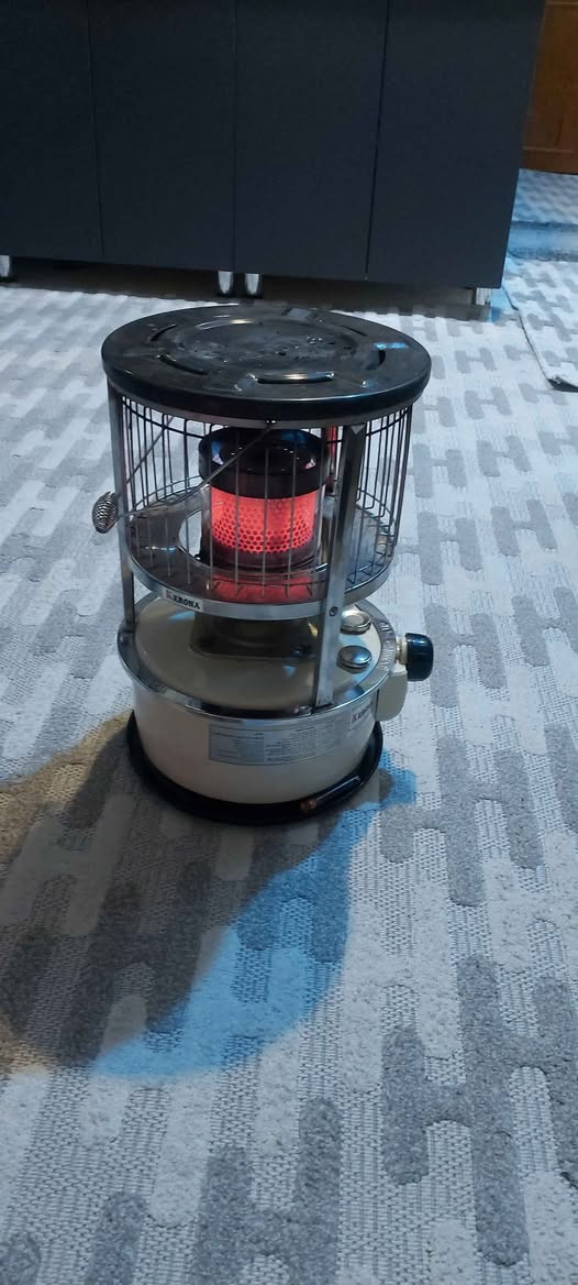 صوربة نفطية صنع كوري شغالة كلشي مابيهة ماخذتهة ٧٥ ابيعهة ٥٠ وبيهة مجال بسيط  المكان السريدات مقابيل الثعالبة للتواصل *********** بغداد, العراق
