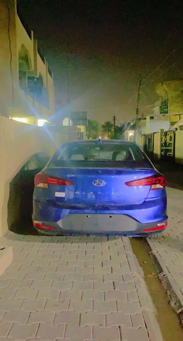 السلام عليكم
Elantra 2019 النترا
 وارد امريكي (كلين) كفالة عامة
 بارد قليل جدا في الباب الخلفي والجاملغ الخلفي 
الايمن اثر شخط فقط وكحلته 
صور الحادث مرفقة 
حجم المحرك: 2000دوش 💪🏻
اللون : نيلي
رقم بغداد / مشروع وطني
الإضافات : 
شاشه ز📺
رادار امامي  👈🏻
مانع تصادم بريك ذكي2️⃣
تحديد مسار| : | 
مدخلين شحن واوكس 
تبريد بيانو منفصل 🅿️
تدفئة ستيرنك 🔥
نقطة عمياء 🚨
ويل كب 🛞
شاشة تحكم لمس📺
اندرويد اوتو🤖
خرائط 🗺️🧭
كاميرا خلفية دوارة 🚥
حساسات اطارات 🛞
مثبت سرعة Cross
نضام قيادة ذاتية🚘
3انضمة قيادة (eso,Nor, Sport
شاشة اعطال 
تخم تاير جديد
ادامة جديدة 
السياره نظيفة جدا يشهد ربي
 اني جانيها وعلى ايدي
السعر : 160 وبيها مجال 
ميعجبك السعر عوفها والله يرزقك بالاحسن منها
للتواصل على الارقام التالية 
***********
