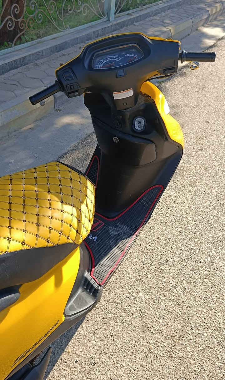 سبيسي ياباني 

دراجه نضيفه كلها شغاله مابيه اي نقص 

مكينه مفتوحه رايمر 

السعر 575

اي استفسار خاص او الاتصال: ***********
