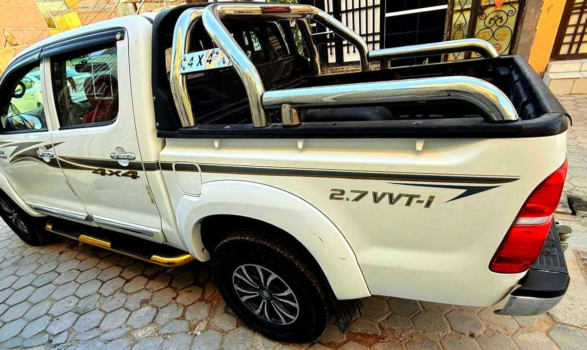 هايلوكس موديل 2015 
وارد كويتي 
ماشيه 235 الف
محرك 2700، 4 سلندر، 5 نمر
فور ويل 4*4
اشاير بلمري
جام كهرباء
تحكمات استيرن
لد الأمامي
درع لامامي
دواسات جانبيه
هوك خلفي
مسجل
رقم اربيل الجديد
سنويه جديده
مكفوله ما عدا بارد خفيف بلچاملغ الوره كد الشبر
السعره 230 ورقه
الرقم الهاتف ***********
