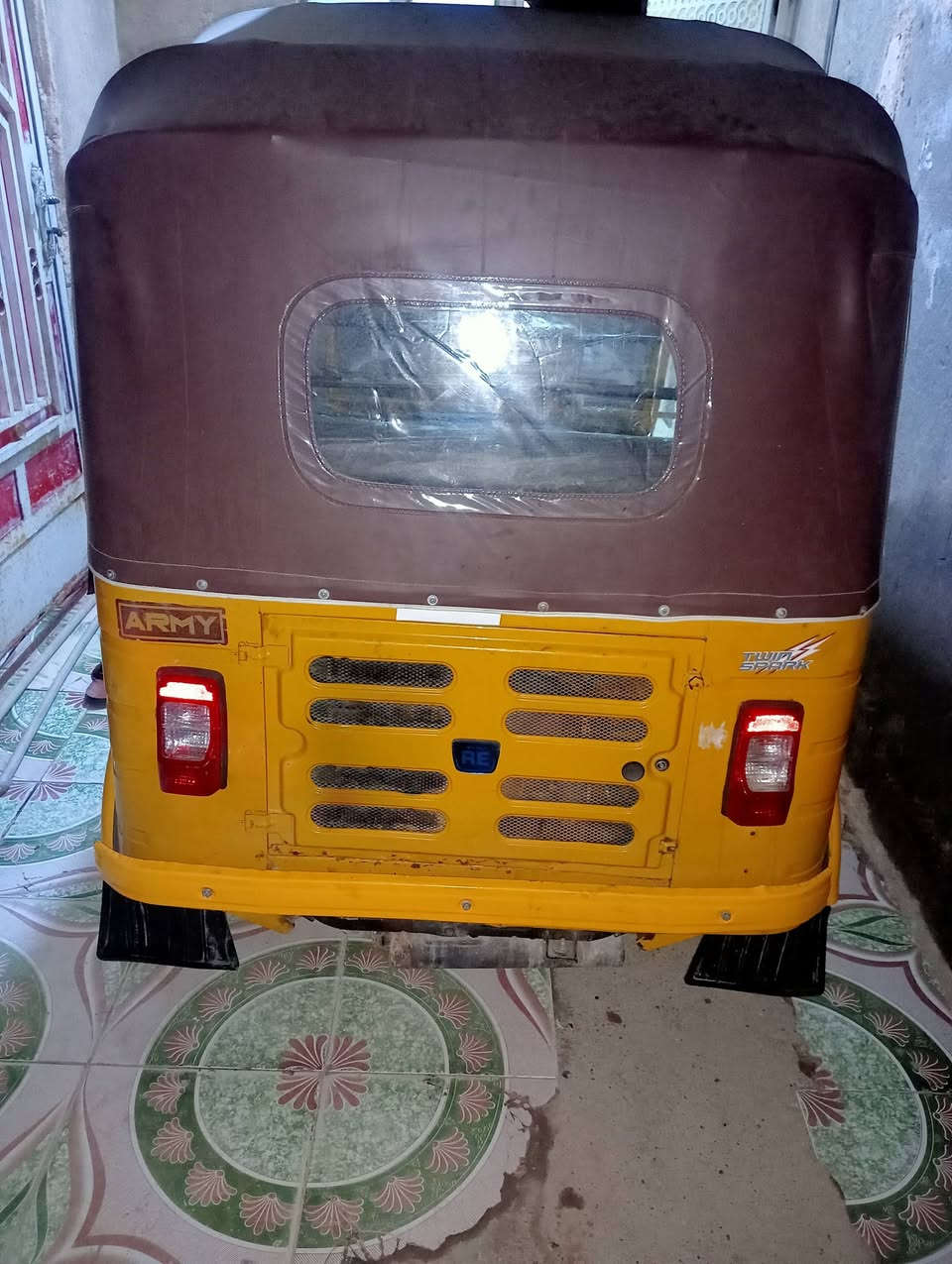 تكتك للبيع موديل 19وكيله شاكر ابو لمجر سعر5ملاين وبيه مجال شراي يتصل***********
