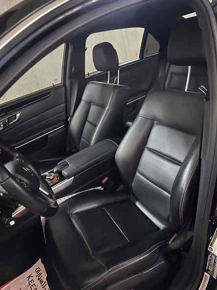 مرسيدس E350 لون حبري
٦ سلندر 3500cc تو ويل اكسل 
موديل 2016 سياره جديده جدا 
فول مواصفات ١/١ كاميرات ٣٦٠ محيطيه 
بصمه وسلايد روف وكشنات تدفئه 
برده خلفيه جنطه كهرباء دركه D توقف ذاتي 
اوتو هولد ورادارات وباقي المواصفات المعروفه 
حادث امريكا خلفي بسيط جدا
صبغ فقط جاملغ خلفي وصندوك 
جميع الايرباكات سليمه والسياره صفر مسج 
ليبل واحد باقي السياره بدون شخوط ورصعات 
مكاني بغداد اليرموك للاستفسار ***********
