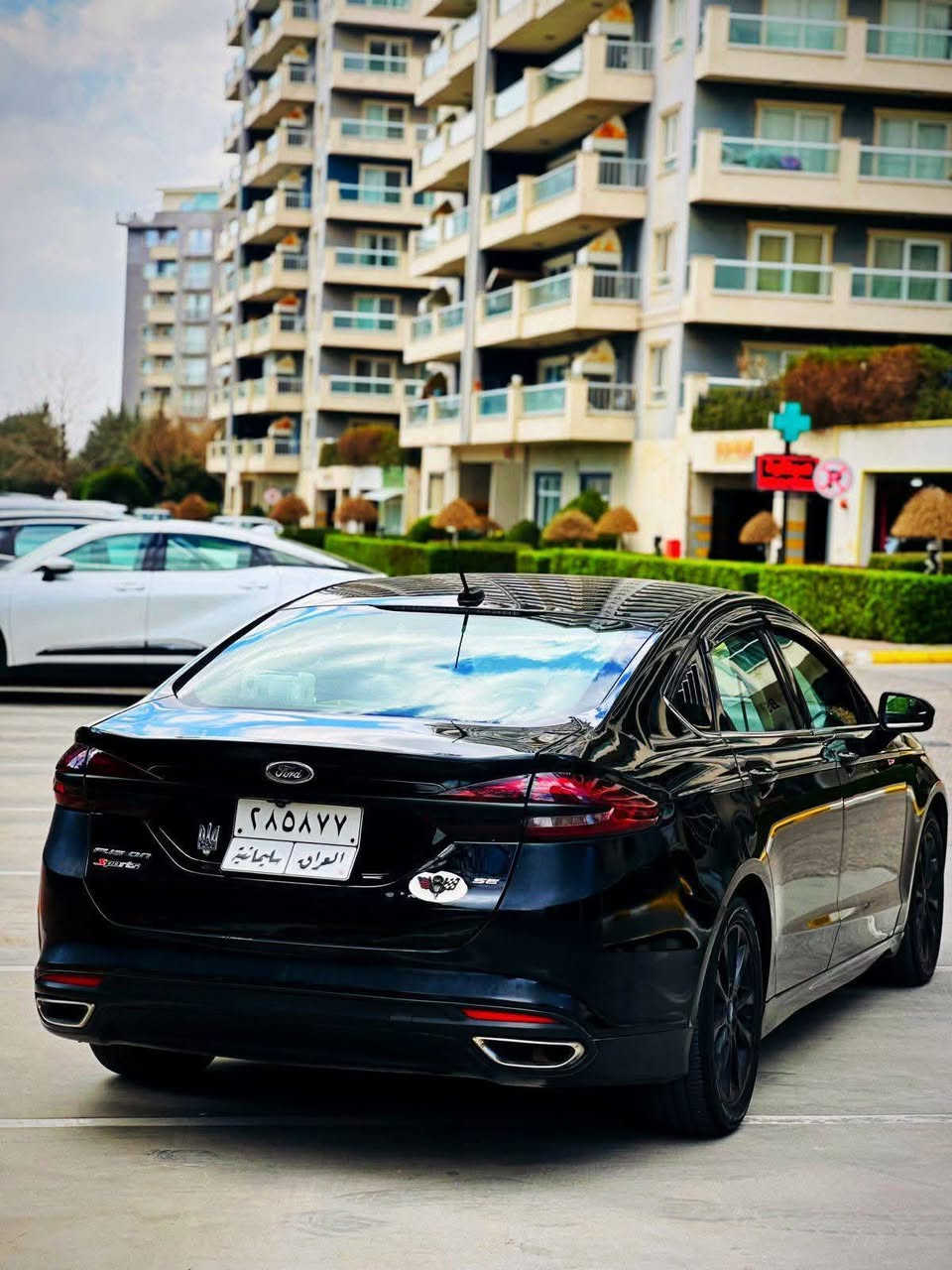 فۆد ڤیوژن  2017 مواسەفات se plus ++
مةكينةي مرغوب ٢.٥ 
نموونةي جواني وپاكي 
بوني شةريكةي ليت
نموونة لة جواني  پاكي و بي مةسرةفي
واتە  بیلاد سێ شاشە ، کوشن هیتەر ،ئاوێنە هیتەر. ،ئاوێنە ژێر لید‎
تەبرید لەمس ،تەبرد مەرکەزی ، کۆدی دەرگا ،لید بەگلاید ، کامێرا ،سوکان ڤۆلیۆم ، برێک کارەبای ، تحدید سرعە ، چوار جام ئۆتۆ ،ئاوێنە کارەبای ، دەعامی دواوەی کراوە بە تیتانیۆم  
پێشو دوا تەبرید و ساردیو گەرمی بە شەرت  
گێڕوو مەکینە بە شەرت بڕخوی نەکراوەتەوە سەوتوو بوخاری نییە 
چوار تایەی تایوانی تازەی لە ژێرە
شەمسی جامەکانی بۆ دانراوە لەگەڵ سکۆبی جامەکان
تازە ڕۆن و هایدرۆلیکی گۆڕاوە 
تازە پێشو دوام داگرتوە تەقەو ڕەقەی تیا نیە 
مەسرەفێکی زۆر باش لە پێشوو دوایا کراوە 

 

٢٥٠ دینار مەسرەفی تیا نیە هەمووی بە شەرت 
سەیارەکە ماڵی دۆستە وەکوو کلین داغڵ بوە
تەنها بستێکی بۆنیتی پەڵەیەک کارتی هەیە 
ئێرباگ بە شەرت هیچی نەتەقیوە هەمووی بیلادە

  
***********
