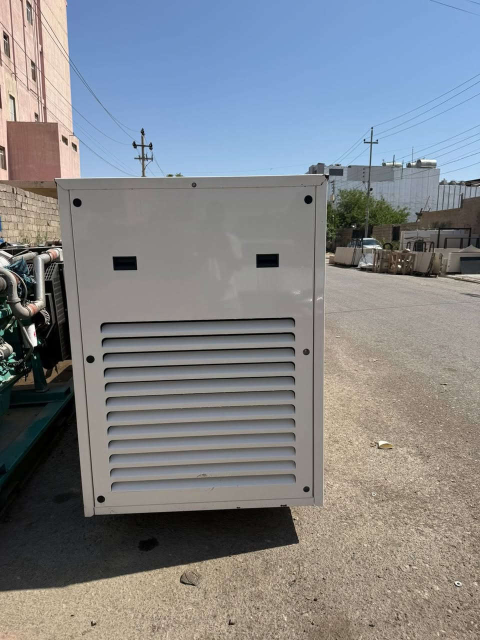 سلام عليكم 
بيركنز 105 ملم 220 kva جبيلي موديل 2023 عدد الساعات 2 الف ساعة كاتم 95‎%‎ نضافة 100‎%‎ برغي ممفتوح بيها دهن شركة العنوان اربيل 
***********
