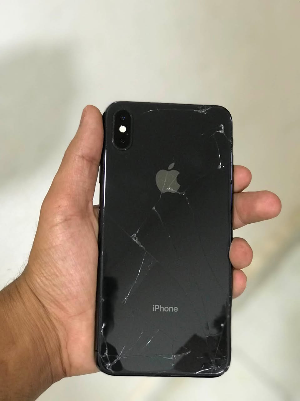 يالله سلام عليكم اكس اس ماكس مكفول من لفتح وتر وتر على وضع الشركه بلادي ذاكرى 256✅فيس ايدي✅ بطاريه 76✅اصرف جدآ جدآ طبيعي اتصال✅هزاز✅انترنيت✅صوت قوي كلش ✅ كامرات فول واضحه حيل✅كله شغال على اخر حبايه انطيك تلفون فول وشرط الفحص فقط الكسر بل ضهر باقي تلفون كفاله كفرات 2 هديهه ويا وبي لزكه زيتيه ضد الكسر السعر 220 وبي مجال بسيط حك جيه والمايعرف اسعارهن ليعلق مكاني بغداد بسمايه ***********
