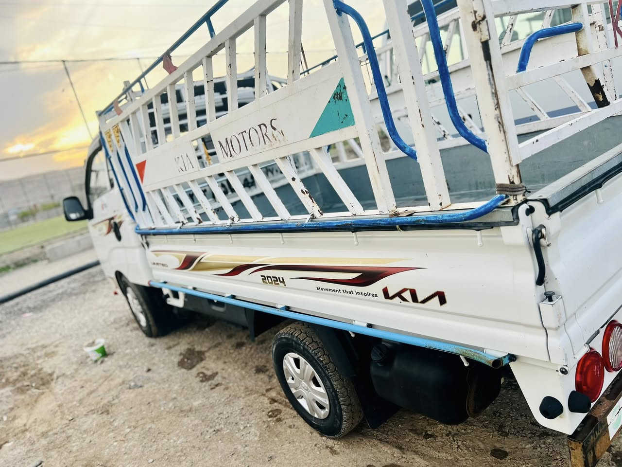 السلام عليكم. للبيع كيا مديل 2024. رقم صلاح الدين تحويل مباشر. محرك 2700.  وضع الشركه. ماشيه 34 الف قليل السياره.  مغلفه جاهزه دوشمه.   غلاف. فووولً.  السياره.   .   .          اتصل 
                              ‭0772 838 0248 
.   🫶‭0782 8357955
