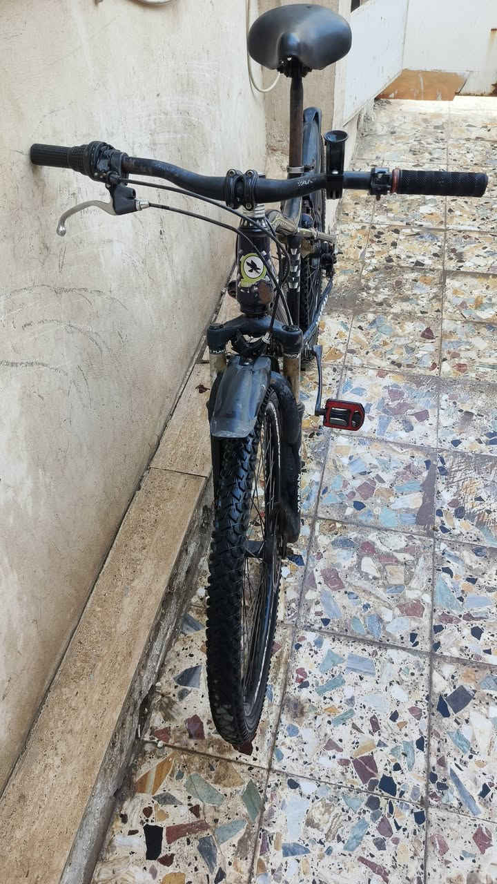 سلام عليكم بايسكل نوع Mountain Bike - MTB مصممة للتمارين الرياضية والقيادة في تضاىيس متنوعه البريك الخلفي مكسور نظافه 70/100 يراده شويه تعديلات بسيطه السعر :50الف مابي اي مجال مستعجل علبيع مكاني الغزاليه


**إذا كنت صاحب هذا الإعلان وتريد حذفه لأي سبب، رجاءا أرسل رسالة إلى الدعم الفني**