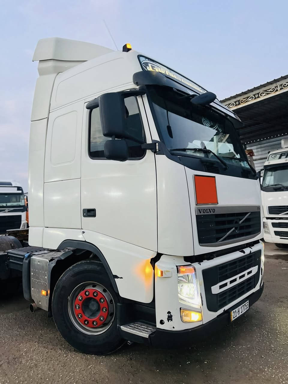 للبيع فالفو سحال خلفي دبل تاير

موديل 2014 بشرط فصل ربط سليمانية 

كير اوتوماتيك 

حجم محرك 460

سنوية جديد 

السياره موجود في معرض عادل 

عنوان كركوك مقابل جسر حزيران 

***********
