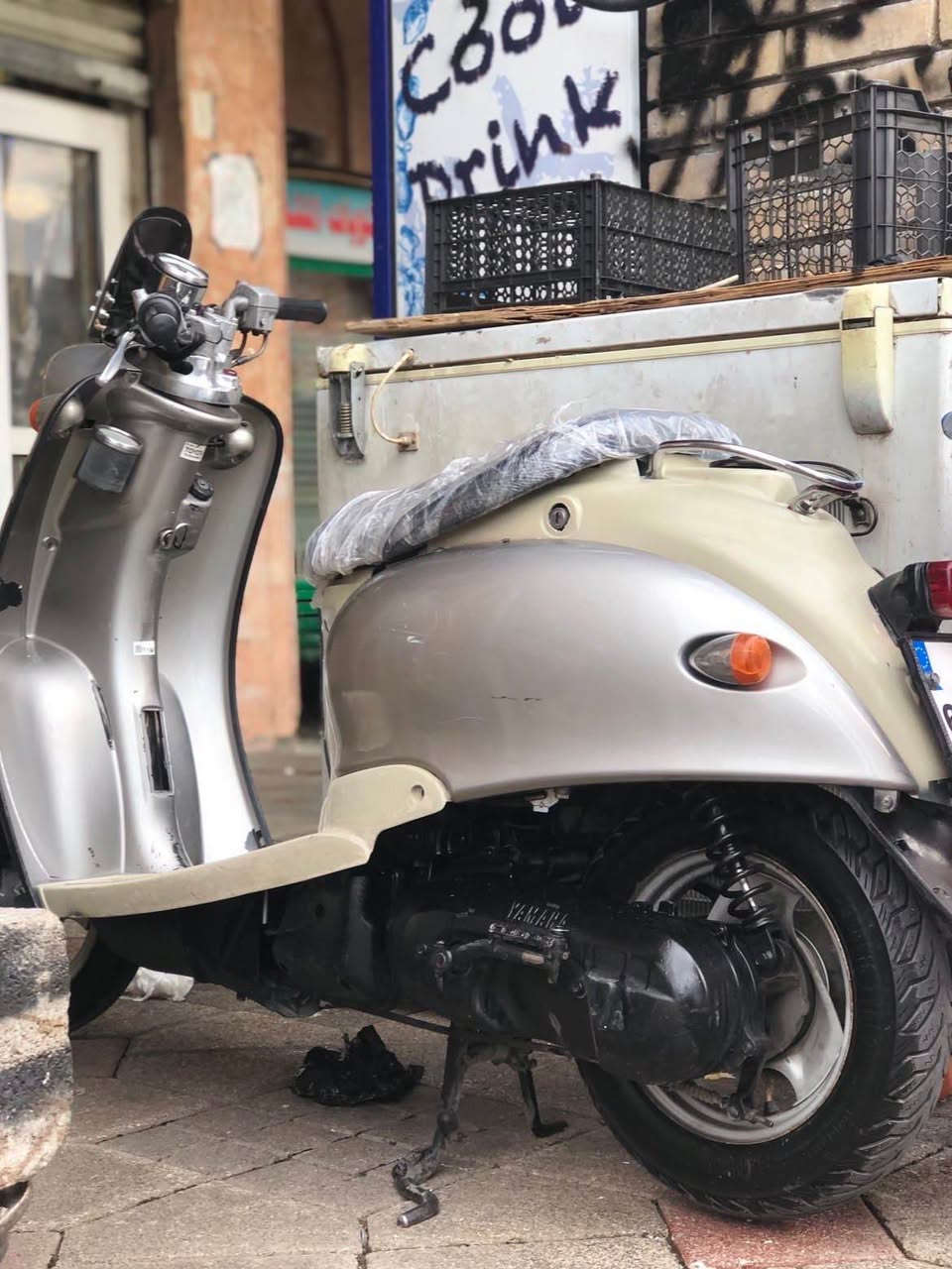 مانتۆڕی عبدل علیم خاوێن کارەبای و ئیشارەت و لایت هەمووی بە شەرت دوو تایەی نوێی لەسەرە بەنجی نوێیە تازە مەسروفی لێ کرایە 
واتس ئاپ *********** أربيل, العراق
