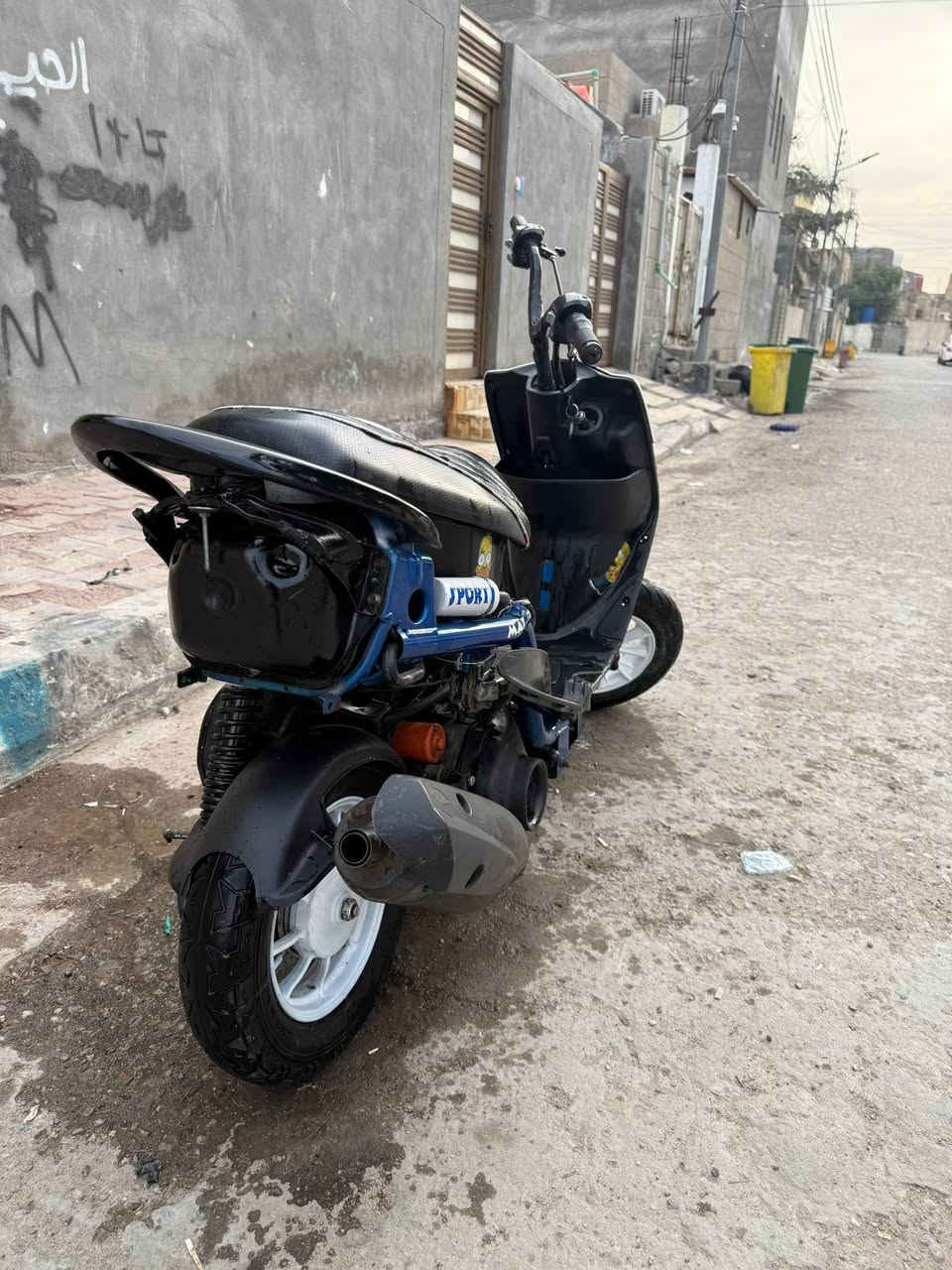 السلام عليكم
ماكس عدله مال لعب 
بوشه 55 هندر واحد سلف شغال بس براغي طاكات جوه 
وبراغي كزوز طاكات  بس دراجة تاخذها شلعه ومعدل سعرها 550 ولبها مجال قليل حك جيه مكاني بصره امن داخلي 
***********
