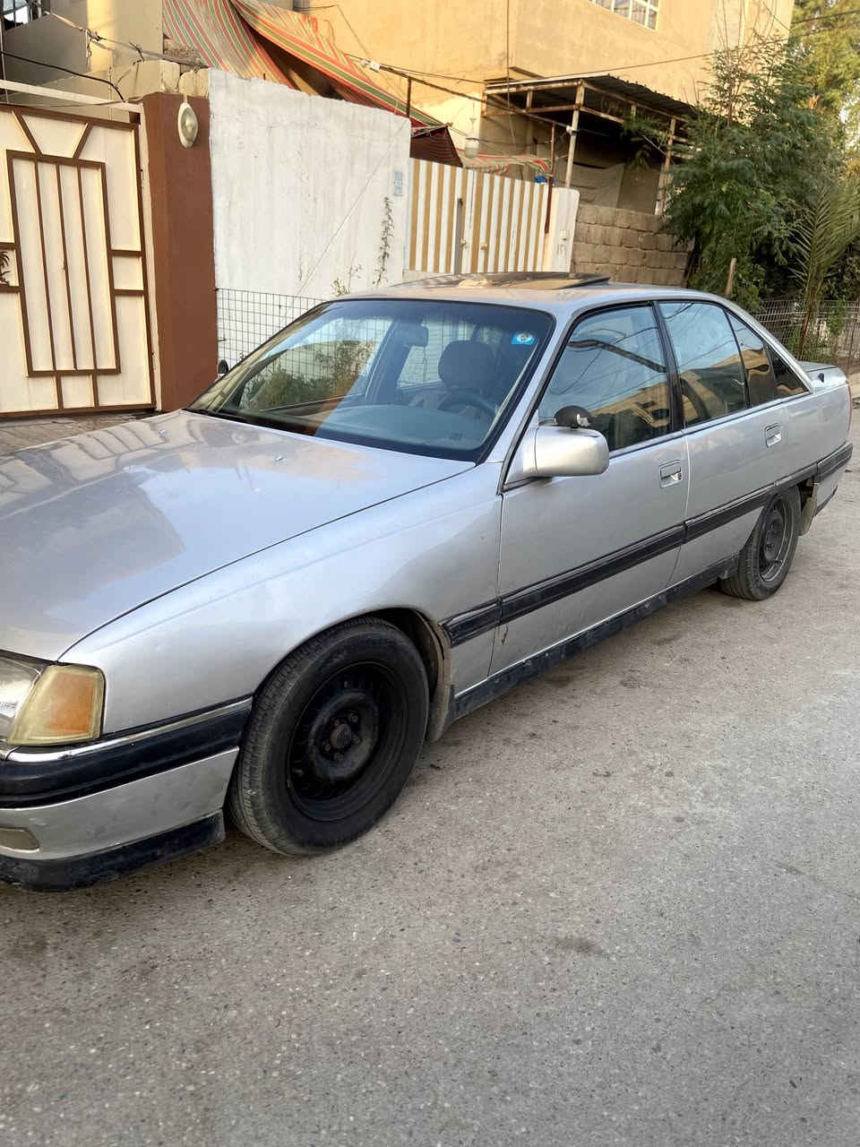 للبيع اوميكا حجم20 كير محرك شرط مصبوغ عام للجماليه فقط بدون حادث سياره شرط ماتصرف عليها دينار وترايك وين ماتريد كلشي شغال حتئ قفل مال الاكسل يشتغل سياره بسمي تريد وكاله تريد تحويل طخم امامي وخلفي جديد واقتصاديه بل بانزين 40لتر يمشيك400كيلو سعر 40 وبيها مجال
***********
***********
ملاحظه هاي الدهن الي جوه السيار مو مالها مكاني موصل
