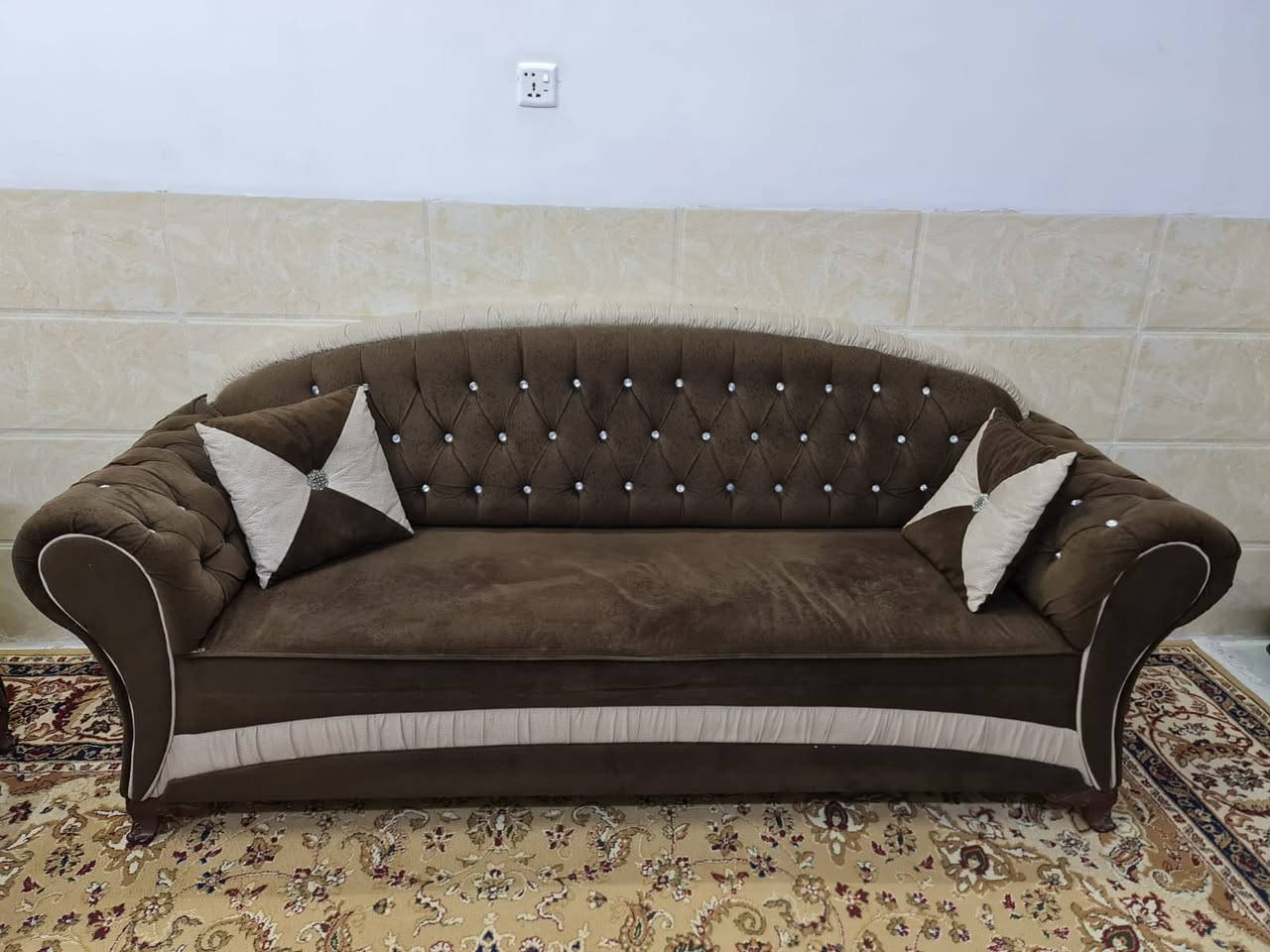 للبيع طخم قنفات خشب درجة اولى ثلاث قطع كبار وقطعتين صغار ام النفر السعر275 الف وبيها مجال للشراي المكان حي الملايين خلف الكمارك


**إذا كنت صاحب هذا الإعلان وتريد حذفه لأي سبب، رجاءا أرسل رسالة إلى الدعم الفني**