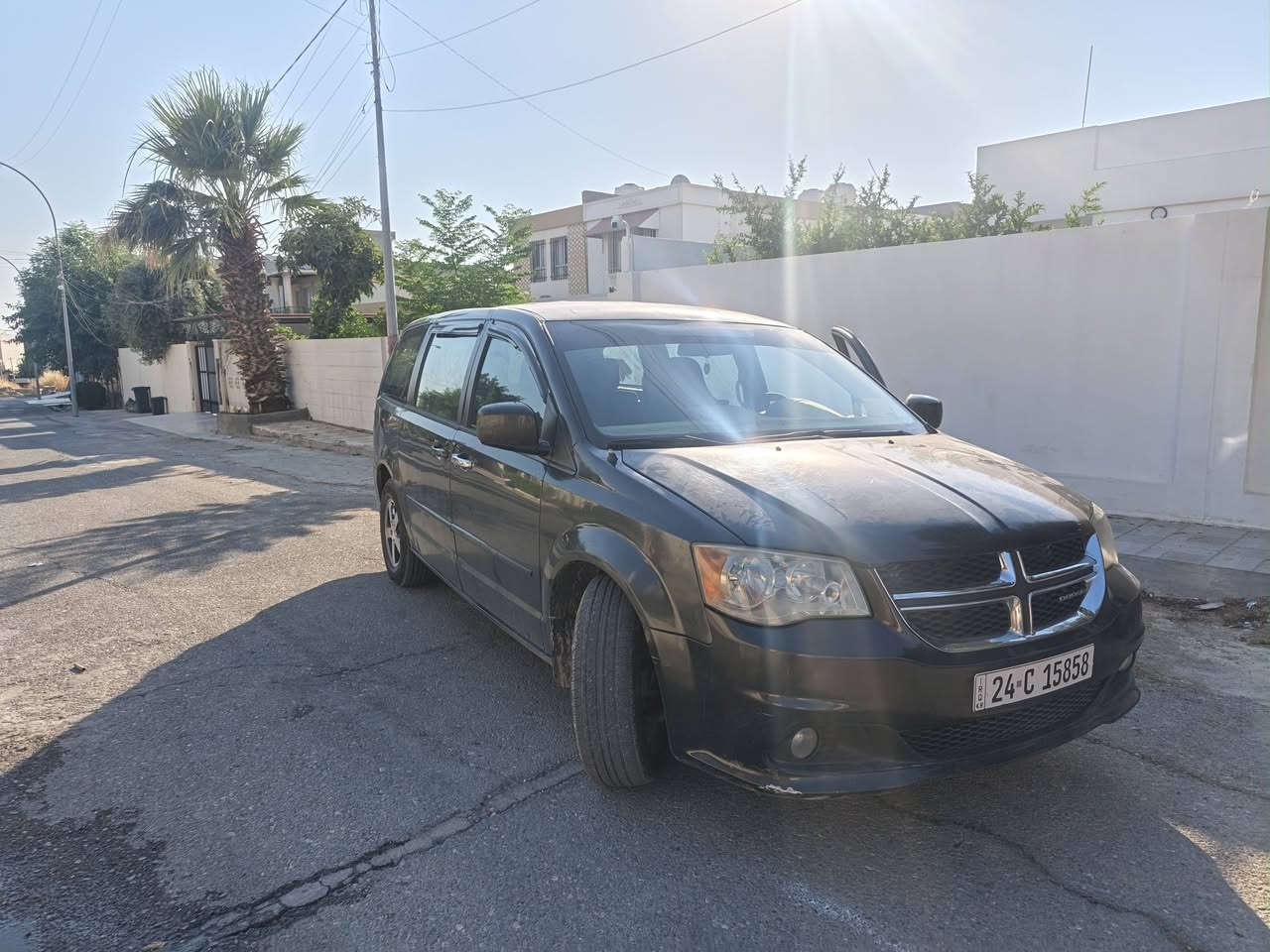 سلام عليكم
سيارة دوج كرفان 2012
محرك 3600 
ماشية 125000ميل 
تبريد 3 قطع بس ناقصة كمبريسر 
إبواب عادية 
سيارة متجاية يعني مصبوغة عام 
سيارة يرادلها مصرف بسيط
كشر السيارة تعبان 
مكان السيارة دهوك 
رقم للتواصل رسائل فقط 
***********

