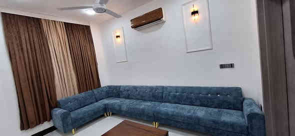 بيت للبيع في حي المكرمة
بيت ١٠٠م مربع طابق ونص للبيع في حي المكرمة منطقة ٩الاف  مقابل اعدادية الجزيرة  شارع ١٠م  بناء ٢٠٢٥ شهر ٤  وجه البيت ٧.٧م ونزال ١٣ م
استقبال مفتوح على الصالة و حمام خارجي و مطبخ و غرفة نوم و حمام داخلي و منور بالطابق الاول ، 
اما الطابق الثاني بي غرفة نوم كبيرة و حمام و بيتونة و سطح 
الجدران الواح بورسلين وسيراميك 
طابوق نهروان و الاساس و الاسقف صب مركزي  تسليح درجة أولى  الأرضية بورسلين مودرن و المحجر زجاج مقسى 
ماء ومجاري وكهرباء درجة أولى 

موقع البيت ممتاز قريب على كل الخدمات 

للإستفسار اكثر الاتصال على رقم صاحب البيت  
***********
