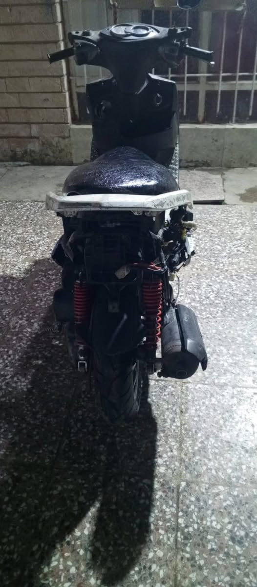 سلام عليكم سكنس فحل للبيع دراجه شلعه معدل تخبل بس نضوح من الكور من القباقه اني ابيع كوم حديد شراي يتصل*********** بكاني شعب
