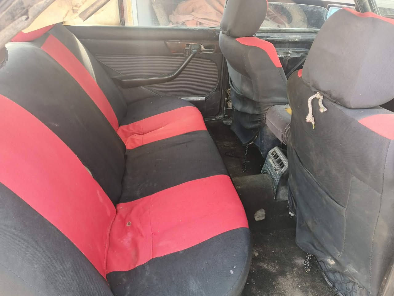 االسلام عليكم للبيع او مراوس حسب القناعه مارسدس موديل 90محرك وكير ملكه 3000شرط رقم فحص شرط التحويل السعر المطوب 24وبيها مجال قليل مراوس ب ملكه يرهم هاتف ***********مكان السياره مفرق الشرقاط
