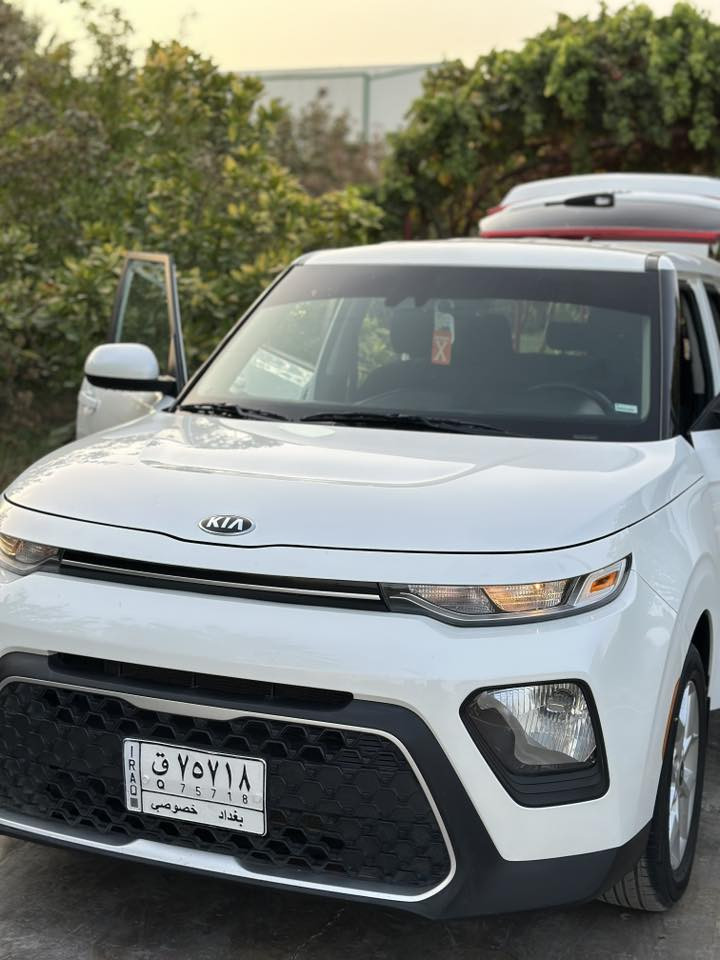 السلام عليكم
كيا سول 2020 وارد امريكي 
المواصفات: S  ابيض 
.رادار امامي جانبي 
.تحذير من اصطدام أمامي خلفي + تحديد مسار
.شاشه أماميه كار بلي , وكاميرا خلفيه + تحذير خلفي
تحكم ستيرن جهتين خاصيه النقطه العمياء
مراقبة ضغط الهواء داخل الاطارات
المكابح مانعه للانزلاق ABS + اوتو هولد
محرك 2000 دوش
شاشه أماميه , وكاميرا خلفيه
ماشية 84 الف ميل 
وصور الحادث موجودة بالمنشور 
السعر ((130))
للتفاصيل اكثر اتصل او راسلني على الواتساب
 ***********
صلاح الدين قضاء بلد
