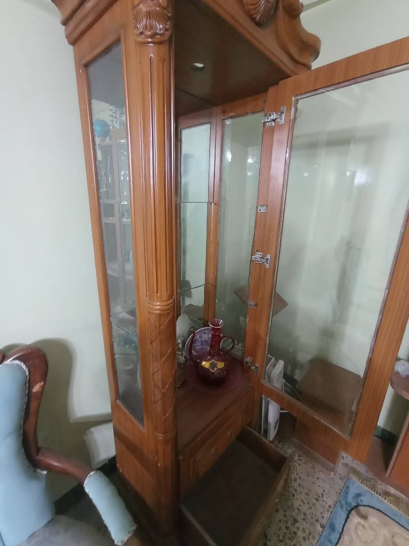 فاترينه بحاله جيده جدا  
ملاحظه الجام البنص ما موجود والتحفيات مو وياها النجف, العراق


**إذا كنت صاحب هذا الإعلان وتريد حذفه لأي سبب، رجاءا أرسل رسالة إلى الدعم الفني**