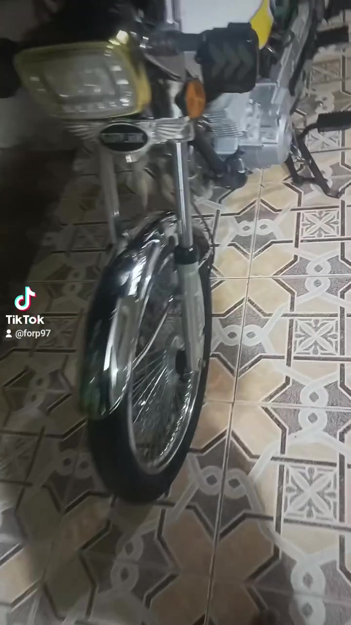 سلام عليكم شباب دراجه تايكر للبيع موديل 25 مكفول كفاله عامه محرك سبانه مامدوده عليه اوراق كامله كهربائيات كله شغاله شاشه شغاله
الدراجه نضيفه بعد انضف واحله من الصور مابيه لو شخط 
سعره 700 وبيها مجال للطيبين 
الاستفسار اتصل ***********
