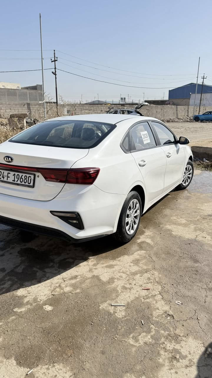 كيا سيراتو 2020 خليجي رقم الجديد   
   1600 محرك  سياره كفاله من الصبغ والتبديل   بيه فقط رصعات  بسيطه جدا مكان السياره صويرة لاستفسار تصل 
*********** لسعر 148 وبهامجال
