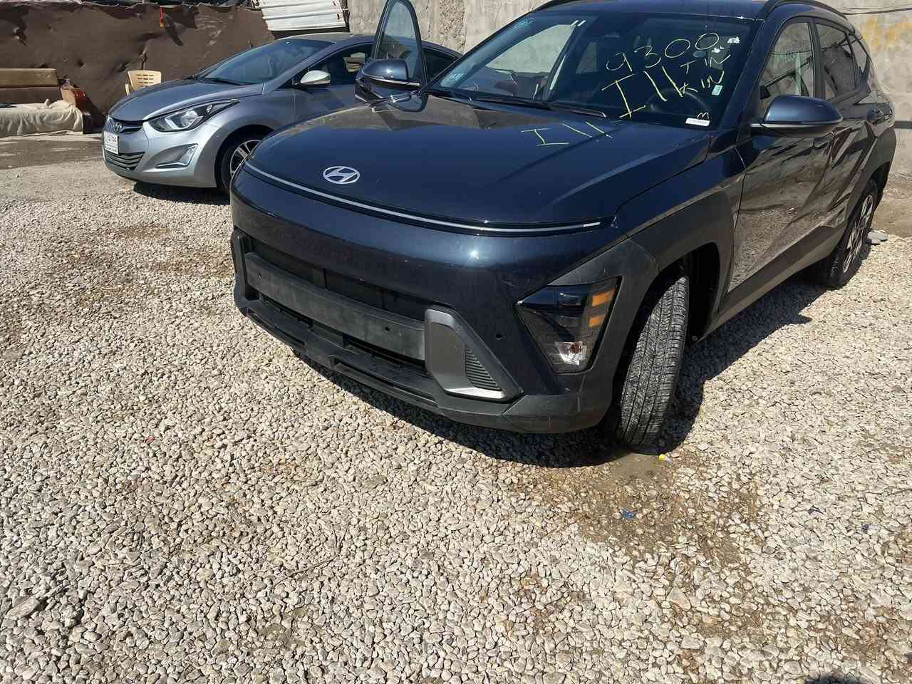 السلام عليكم  … كونا موديل 2025 فور ويل
منفيست باسمي 
دخول جديد 
حادثها كلش بسيط بدون تبديل وبدون صبغ فقط بخشم البنيد شوية ضرر ولسة ما مصبوغ والباقي كفالة 
السيارة جاهزة من كلشي وما بيها اي نقص 
مكان السيارة بابل/ الحلة
سعرها 170 
***********
