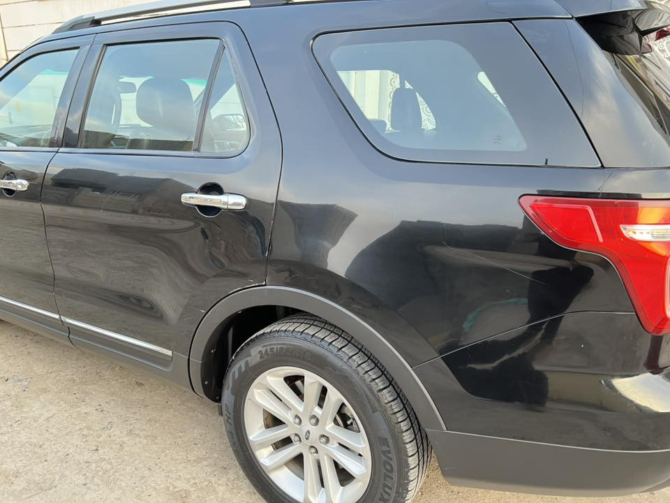 السلام عليكم
من انظف الفوردات الي بهذا الموديل 

فورد اكسبلور 🇺🇸 2012 لون اسود ملكي XLT 

 🛑 السيارة بدون حادث فقط بارد قليل 

السيارة جاهزة 

⬛️  محرك گيرر مكفوول  ( v6 ) 

⬛️ كشنات جلد اسود ملكي 🤴 

⬛️ تدفئه كشنات امامي  + كشنات كهرباء 

⬛️ شاشه كبيره + سستم صوت سوني

⬛️2 جام امامي AUTO 

⬛️ تبريد 3 قطع  قبل اسبوع علية ادامة كاملة 

⬛️ تحكمات لمس 

⬛️ لايتات زنون جديده بيها ضمان 2 سنه 

⬛️ مري كهرباء +اشاير بل مري 

⬛️ حساس  خلفي
 
سياره رقمها اربيل الجديد  ب اسمي تحويل شوكت متحب

عنوانها 📍بغداد العامرية

سعر السياره  140 💵 وبيها مجال 

📞هـ ***********
 هـ ***********
