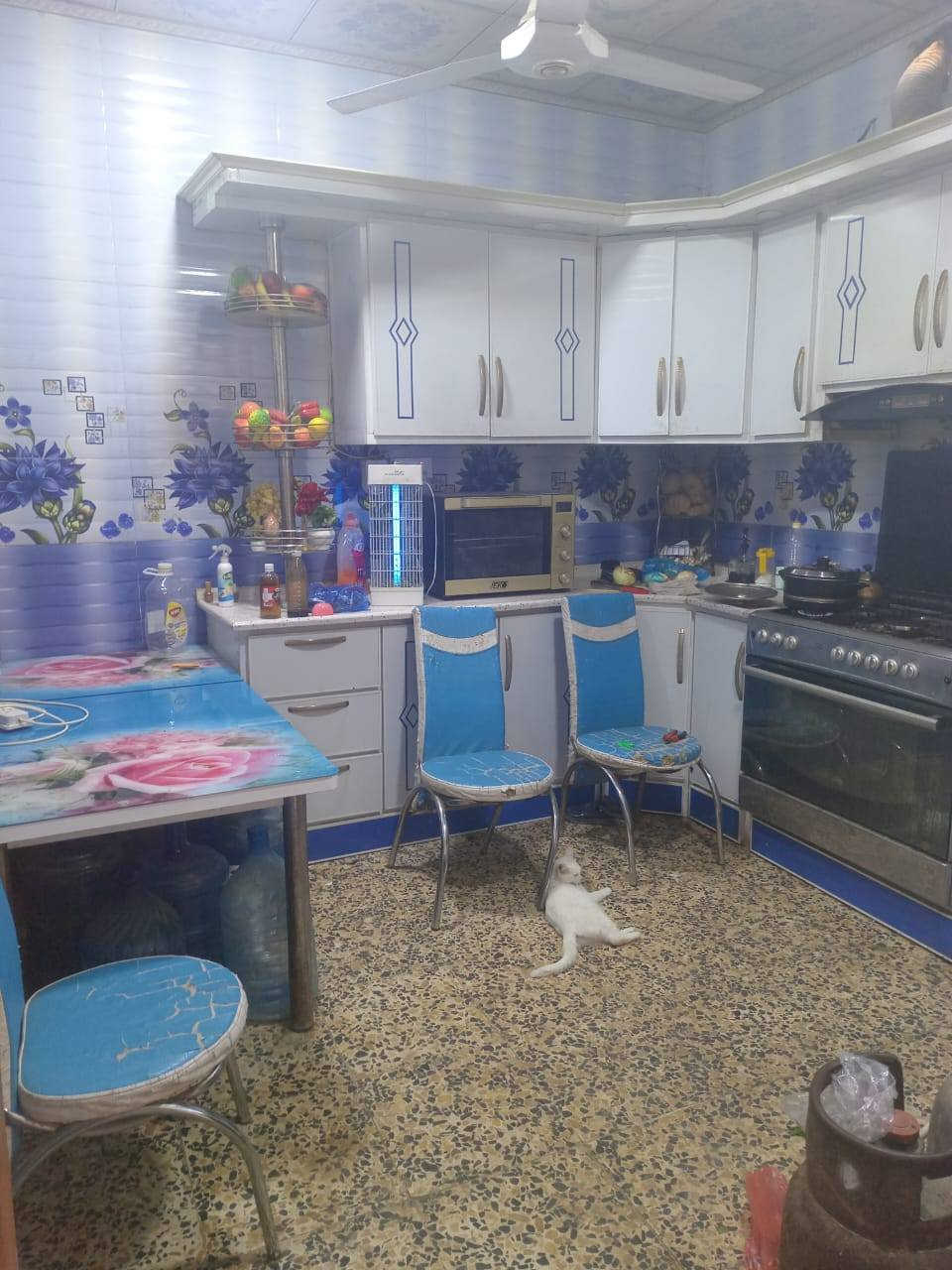 يعلن مكتب كرار اليساري عن وجود بيت للبيع مساحه ١٠٠متر في ناحيه الحر حي سومر (البستنه) مقابل شركة اليساري الواقع حال ١٣٠متر السعر ٨٠ مليون قابل للتفاوض للإستفسار على الهاتف *********** علما ان الفرع ٨ أمتار والبيت بناء حديث
